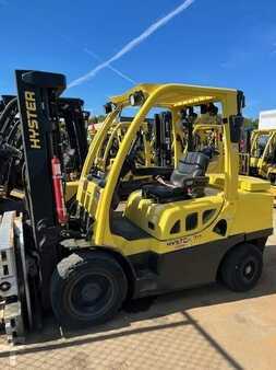 Diesel Forklifts 2016  Hyster H70FT (2)