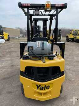 Propane Forklifts 2017  Yale GLP040SVX (3)