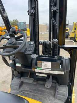 Propane Forklifts 2017  Yale GLP040SVX (4)