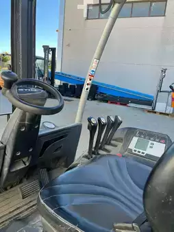 Carrelli elettrici 4 ruote 2008  Still RX 60-25 (2)