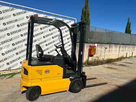 Chariots électriques à 4 roues 2011  OM XE 16 (1)