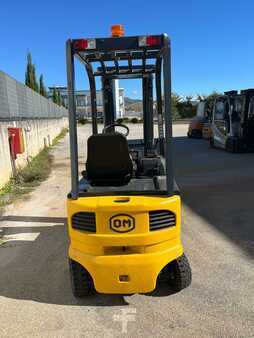 Chariots électriques à 4 roues 2011  OM XE 16 (4)