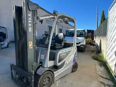 Carrelli elettrici 4 ruote 2017  Still RX 60-30 (2)