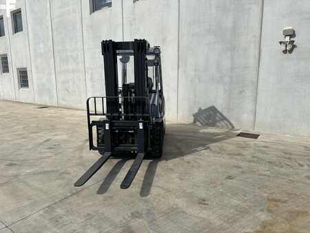 Chariots élévateurs diesel 2024  Still RCD 30 PLUS (2)