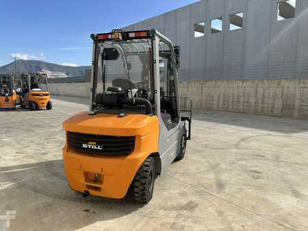 Chariots élévateurs diesel 2024  Still RCD 30 PLUS (4)
