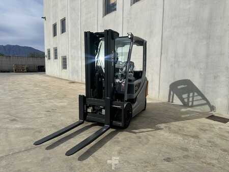 Carrelli elettrici 4 ruote-Still-RX 60-30
