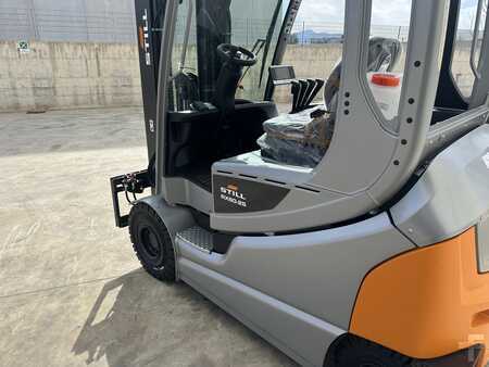 Carrelli elettrici 4 ruote-Still-RX 60-25