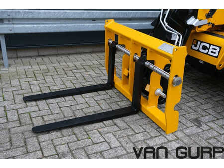 Sollevatori telescopici rigidi 2022  JCB 525-60 Hi-Viz | 2022 | 815h | (10)