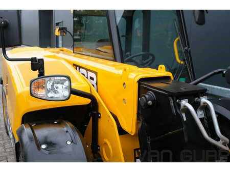 Sollevatori telescopici rigidi 2022  JCB 525-60 Hi-Viz | 2022 | 815h | (26)