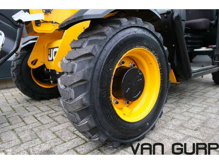 Sollevatori telescopici rigidi 2022  JCB 525-60 Hi-Viz | 2022 | 815h | (28)