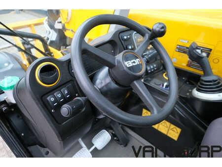 Sollevatori telescopici rigidi 2022  JCB 525-60 Hi-Viz | 2022 | 815h | (6)