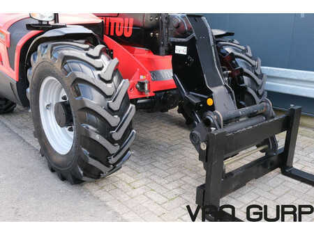 Sollevatori telescopici rigidi 2018  Manitou MLT 741-140 V+ | 40kmh | 2018 | 1400h (32)