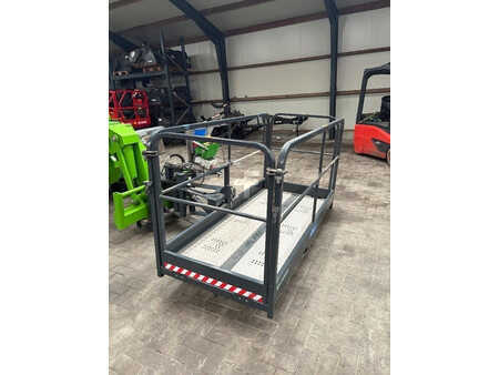 Teleskoplastare Rigid 2017  Merlo P 38.13 | Basket | Bühne | remote control (12)