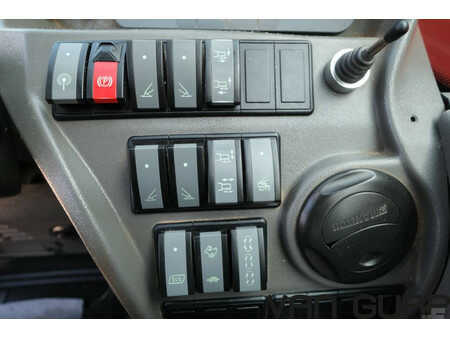 Chariots téléscopiques fixes 2019  Manitou MRT 2150 Plus Privilege | 2019 | 1856h | 40kmh (25)
