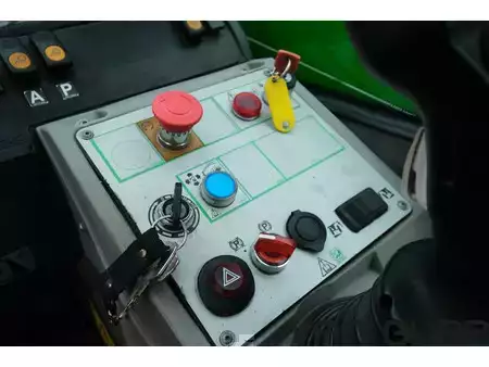 Manipulador fijo 2019  Merlo P 40.17 | 2019 | 2528h | 33km/h (10)