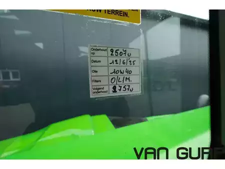 Manipulador fijo 2019  Merlo P 40.17 | 2019 | 2528h | 33km/h (35)