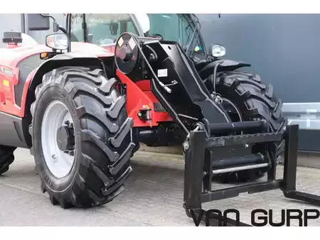 Telescopic forklift rigid 2024  Manitou MLT 635 140V + | NEW | A/C (5)