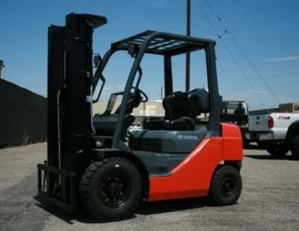 UNICARRIERS PF70 Pneumatic Tire Forklifts For Sale - 1 Listings