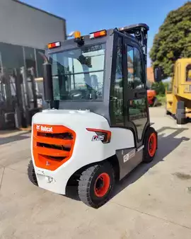 Carrelli elevatori diesel 2024  Bobcat B25 NXP (3)