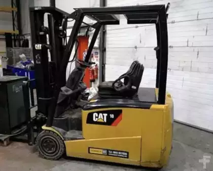 Eléctrico - 3 rodas 2015  CAT Lift Trucks EP18PNT (1)
