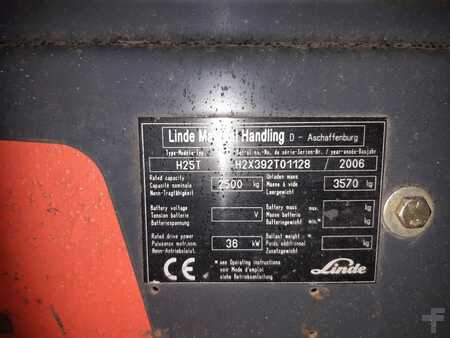 Gas gaffeltruck 2006  Linde H25T-01 (8)