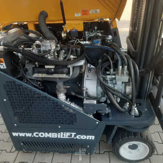 Chariot multidirectionnel 2010  Combilift CB3000,2010 year,Like new (8)