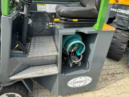 Vierwegestapler 2011  Combilift CB3000 // LPG // 2011 year // PROMOTION // New price // Discount 1000 EUR (9)