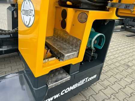 Fyrvägstruck 2010  Combilift C2500  //LPG //Triplex// Wide positioner // (16)