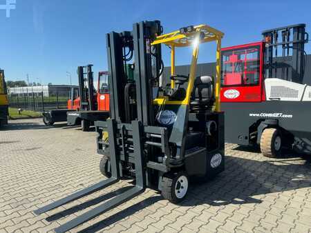 Vierwegestapler 2016  Combilift CB3000 // 2016 year // Triplex // positioner +side shift (4)