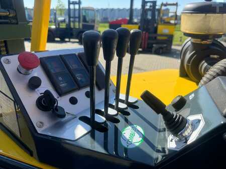 Vierwegestapler 2016  Combilift CB3000 // 2016 year // Triplex // positioner +side shift (8)