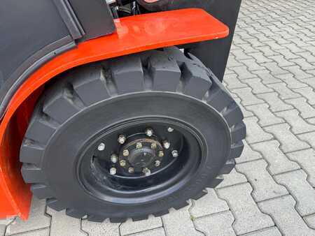 El truck - 4 hjulet 2023  [div] TIDER FB25 // Lithium ion battery (12)