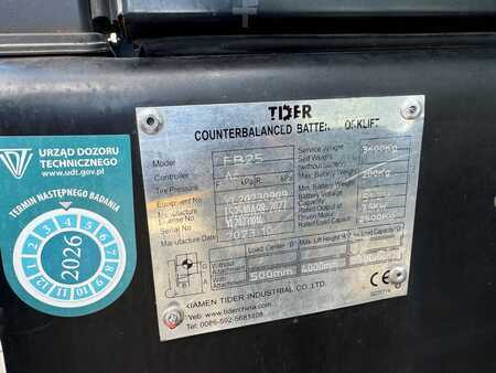 El truck - 4 hjulet 2023  [div] TIDER FB25 // Lithium ion battery (5)