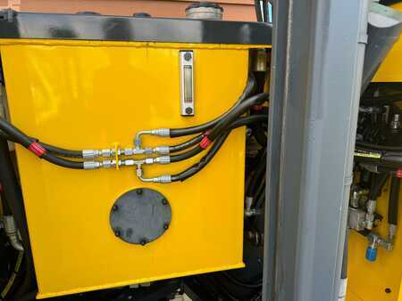 4-Tie Trukki 2012  Combilift C2500 EST/ELECTRIC /Only 1449 hours/ battery reconditioned,efficiency of 81%. (12)