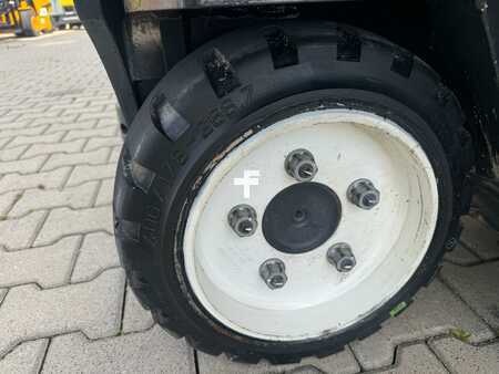 4-Tie Trukki 2012  Combilift C2500 EST/ELECTRIC /Only 1449 hours/ battery reconditioned,efficiency of 81%. (18)