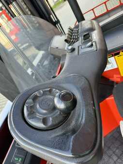 Čtyřcestný vysokozdvižný vozík 2007  BT BT FRE270 / Like new / Baterry 80 % / Only 3500 hours (11)