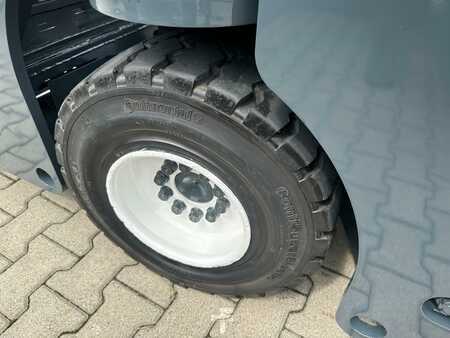 Čtyřcestný vysokozdvižný vozík 2008  Combilift C3000/ Triplex 5500 mm (15)