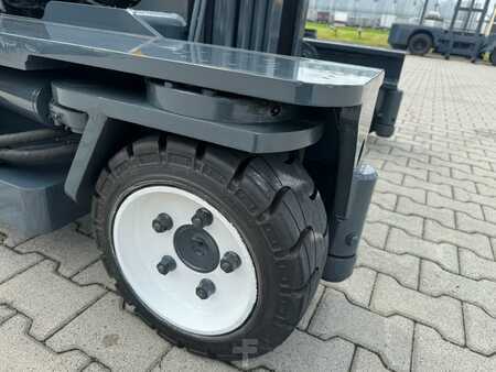 Čtyřcestný vysokozdvižný vozík 2008  Combilift C3000/ Triplex 5500 mm (16)