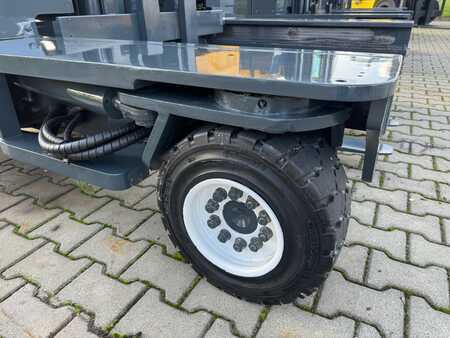 Čtyřcestný vysokozdvižný vozík 2003  Combilift C4000 // Diesel //4500 mm (10)