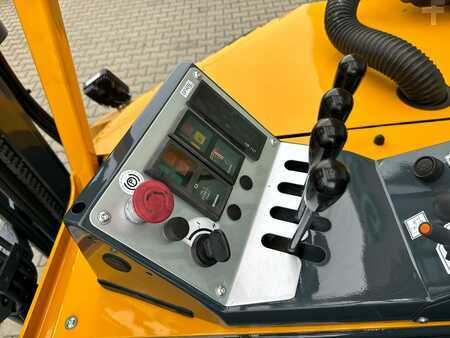 Wózki 4-kierunkowe 2017  Combilift CB3000 //2017 year // Toyota engine (15)