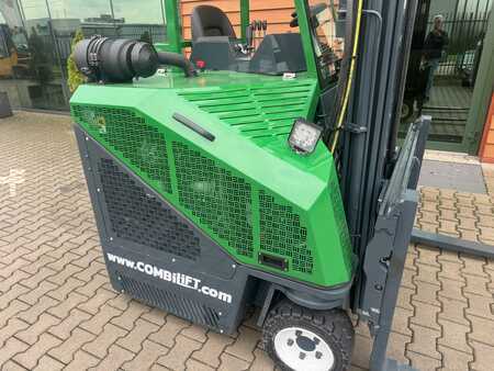 Wózki 4-kierunkowe 2013  Combilift CB3000 // Diesel // Only 5185 hours (13)
