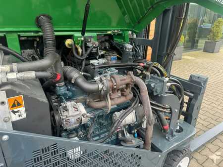 Wózki 4-kierunkowe 2013  Combilift CB3000 // Diesel // Only 5185 hours (15)