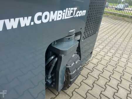 Wózki 4-kierunkowe 2013  Combilift CB3000 // Diesel // Only 5185 hours (19)