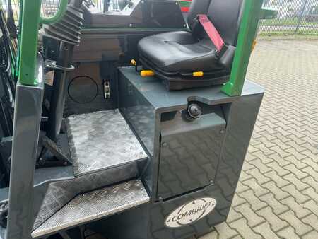 Wózki 4-kierunkowe 2013  Combilift CB3000 // Diesel // Only 5185 hours (8)
