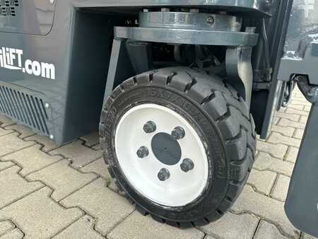 Fyrvägstruck 2017  Combilift CB3000 //2017 year // Toyota engine (10)