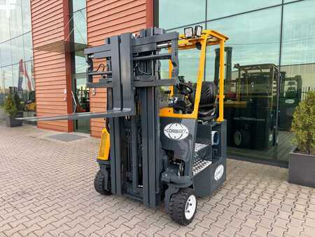 Fyrvägstruck 2017  Combilift CB3000 //2017 year // Toyota engine (19)