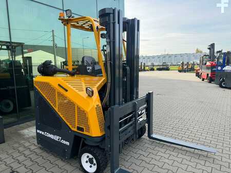 Fyrvägstruck 2017  Combilift CB3000 //2017 year // Toyota engine (7)