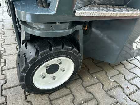 Fyrvägstruck 2015  Combilift CB3000 //2015 year // Toyota engine (16)