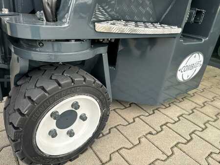 Fyrvägstruck 2017  Combilift CB3000 //2017 year // Toyota engine (11)