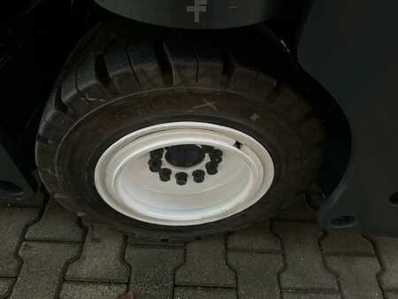 Čtyřcestný vysokozdvižný vozík 2012  Combilift C2500 // Perfect // Compact (20)