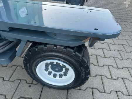 Négyutas targonca 2001  Combilift C4800 // Diesel //Low triplex (9)